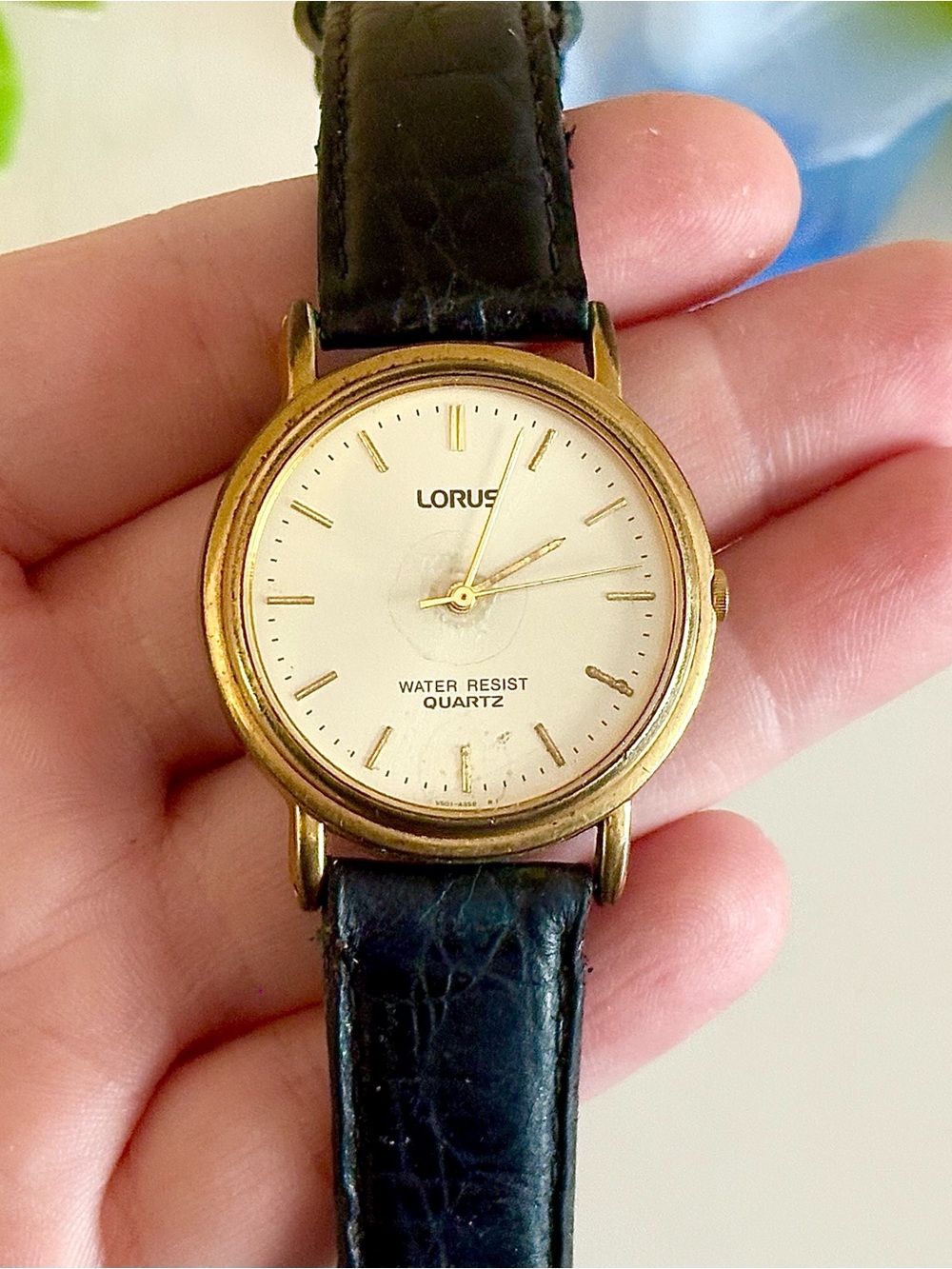Lorus by Seiko Vintage Men’s Round Champagne Dial Watch - Stylish Gold Bracelet